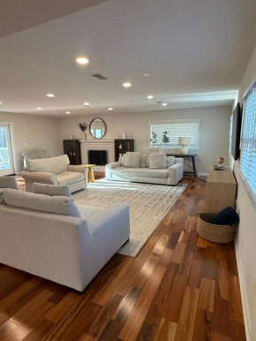 Love at First Sight Retreat Luxury 4 bed 4 bath near DC Family Home